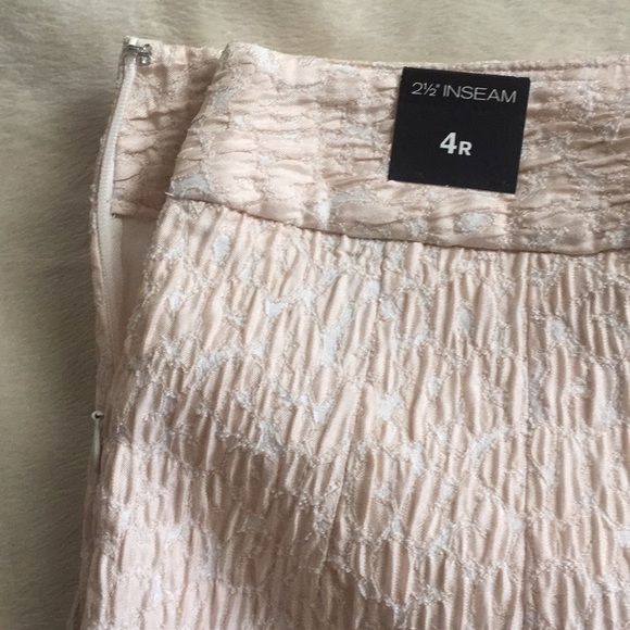 Express Jacquard Shorts. Size 4 - Picture 4 of 7